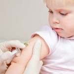 Врачей, которые отговаривают людей от вакцинации, хотят наказывать